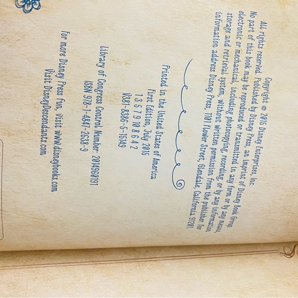 Disney Descendants  Mal's Spell Book Hardcover 2015 Disney Channel - Picture 8 of 14